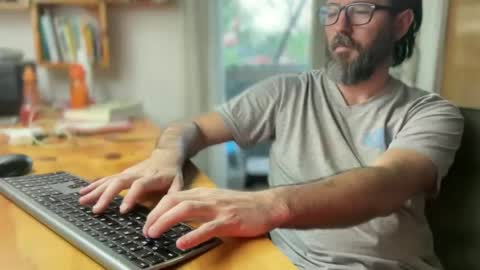 Snapshot of martincito22xl chatting on 01-05-25, 10:19 Martincito online show from 01-05-25, 10:19