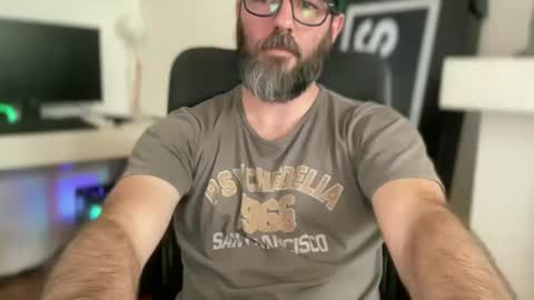 Snapshot of martincito22xl chatting on 01-06-25, 04:02 Martincito online show from 01-06-25, 04:02