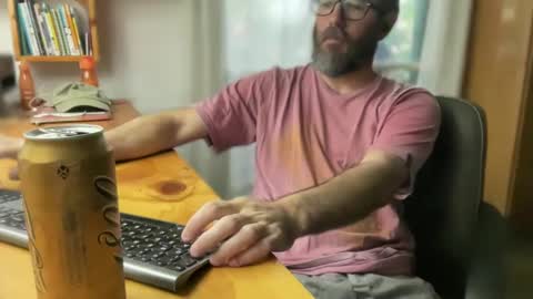 Snapshot of martincito22xl chatting on 01-08-25, 10:16 Martincito online show from 01-08-25, 10:16