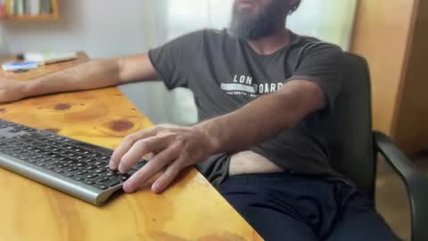 Snapshot of martincito22xl chatting on 02-10-25, 12:18 Martincito online show from 02-10-25, 12:18