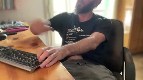 Snapshot of martincito22xl chatting on 02-18-25, 05:21 Martincito online show from 02-18-25, 05:21