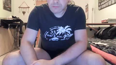 Snapshot of martingersdorf85 chatting on 10-13-25, 04:29 Martin online show from 10-13-25, 04:29