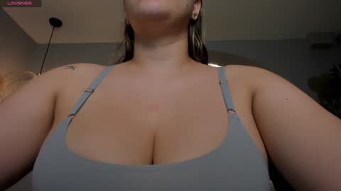 Snapshot of martinnabonnet chatting on 12-04-24, 10:35 Martinna Bonnet online show from 12-04-24, 10:35