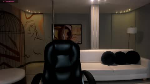 Snapshot of martinnabonnet chatting on 02-10-25, 10:09 Martinna Bonnet online show from 02-10-25, 10:09