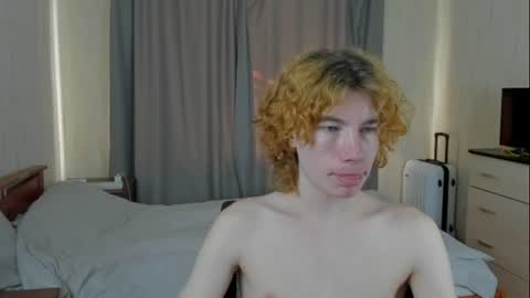 martintw_17 online show from 08-04-26, 04:59