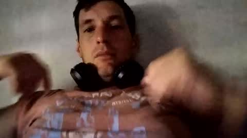 Snapshot of martinuy191196 chatting on 11-13-25, 08:08 martinuy191196 online show from 11-13-25, 08:08