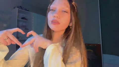 Snapshot of martinwion chatting on 10-01-25, 08:04 Emily online show from 10-01-25, 08:04