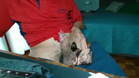 Snapshot of martucho220 chatting on 09-19-25, 05:13 martucho220 online show from 09-19-25, 05:13