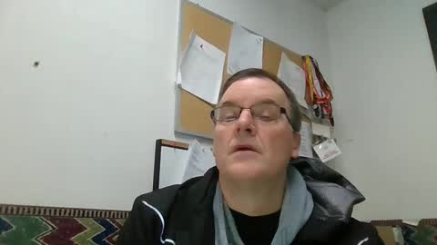 Snapshot of marty1688 chatting on 12-21-24, 12:38 marty1688 online show from 12-21-24, 12:38