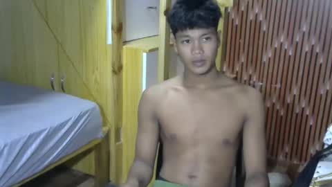 Snapshot of martylow chatting on 03-08-26, 10:30 Rey online show from 03-08-26, 10:30