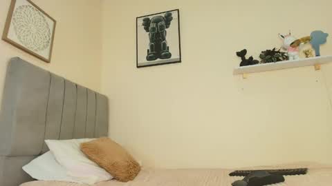 mary_cute9 online show from 05-24-26, 03:00
