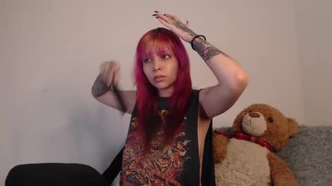 Snapshot of mary_janness chatting on 10-08-25, 08:23 100 online show from 10-08-25, 08:23