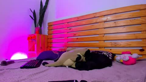Snapshot of mary_magic chatting on 02-23-25, 02:35 mary_magic online show from 02-23-25, 02:35