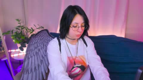 Snapshot of mary_radiant chatting on 02-06-26, 01:54 Mary online show from 02-06-26, 01:54