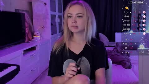 Mary online show from 09-22-25, 02:24