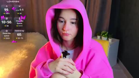 Snapshot of mary_smit chatting on 10-04-25, 06:50 mary online show from 10-04-25, 06:50