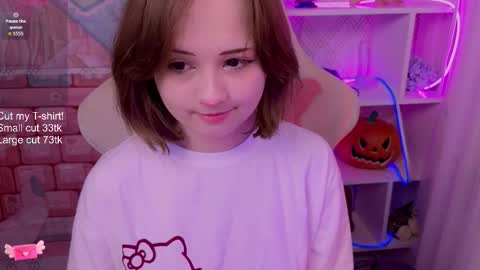 Snapshot of mary_u chatting on 10-15-25, 04:56 Ur Mary online show from 10-15-25, 04:56