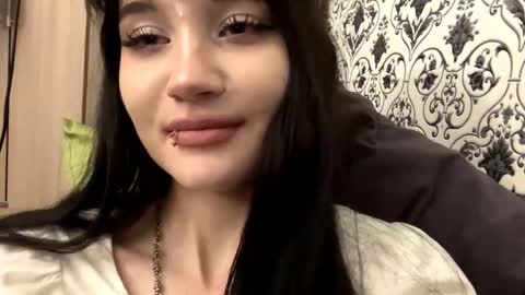 Snapshot of maryamtraylor chatting on 11-25-25, 02:06 Sofia online show from 11-25-25, 02:06