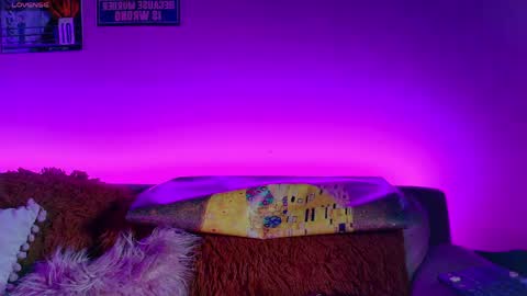     online show from 04-28-26, 06:29