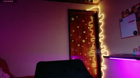     online show from 07-30-26, 06:34
