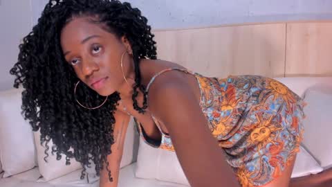 Snapshot of maryevans_ chatting on 01-23-25, 03:43 online show from 01-23-25, 03:43