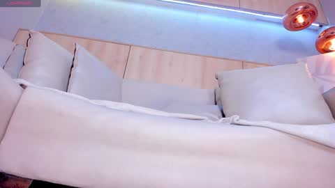 Snapshot of maryevans_ chatting on 01-27-25, 04:22 online show from 01-27-25, 04:22