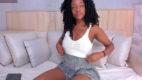 Snapshot of maryevans_ chatting on 02-05-25, 01:00 online show from 02-05-25, 01:00