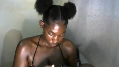 Snapshot of marygaire72 chatting on 11-11-25, 02:11 Mary online show from 11-11-25, 02:11