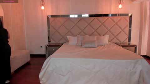 Snapshot of marylewis_ chatting on 01-26-25, 12:11 Mary online show from 01-26-25, 12:11