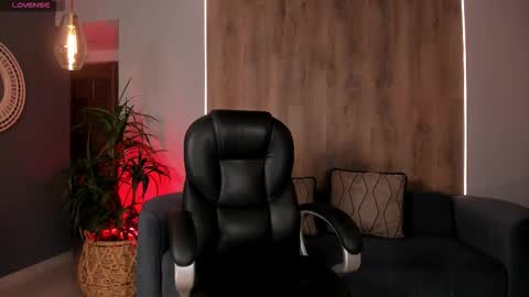 Snapshot of marylewis_ chatting on 11-11-25, 07:47 Mary online show from 11-11-25, 07:47