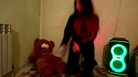 Snapshot of marylourosmarin chatting on 03-26-26, 06:35 Trixie online show from 03-26-26, 06:35