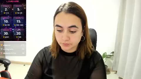 Dulce Maria online show from 06-25-26, 05:12