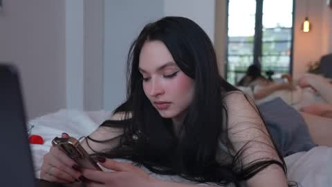 Snapshot of marypsiss chatting on 04-29-26, 05:30 Marina online show from 04-29-26, 05:30