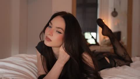 Snapshot of marypsiss chatting on 06-11-26, 12:25 Marina online show from 06-11-26, 12:25