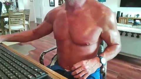 mascmuscle49 online show from 12-13-25, 07:53