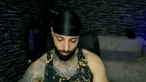 Snapshot of masculineguy69 chatting on 05-08-26, 07:52 masculineguy69 online show from 05-08-26, 07:52