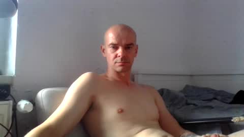 Snapshot of maserstti chatting on 06-22-26, 04:04 maserstti online show from 06-22-26, 04:04