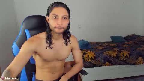 Snapshot of massatgeserotics chatting on 01-12-26, 09:31 I Am Odin online show from 01-12-26, 09:31