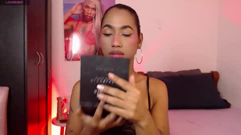 massielhot online show from 12-19-25, 12:12