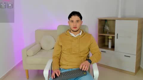 Snapshot of massimo_fiore chatting on 02-01-26, 11:36 Massimo online show from 02-01-26, 11:36