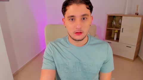 Snapshot of massimo_fiore chatting on 02-02-26, 11:58 Massimo online show from 02-02-26, 11:58