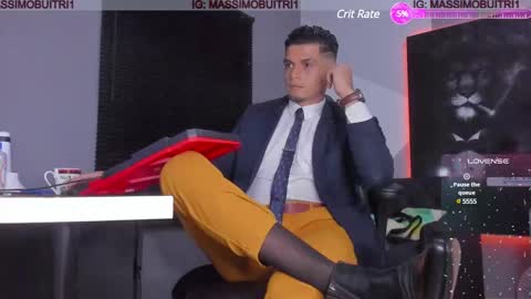 Snapshot of massimo_g chatting on 01-05-25, 12:31 I am Massimo online show from 01-05-25, 12:31