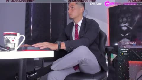 Snapshot of massimo_g chatting on 01-06-25, 01:19 I am Massimo online show from 01-06-25, 01:19