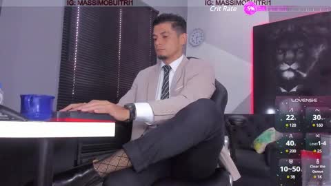 Snapshot of massimo_g chatting on 01-16-25, 01:25 I am Massimo online show from 01-16-25, 01:25