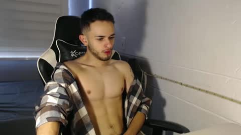 Snapshot of massimo_jiovano chatting on 03-07-25, 04:00 massimo online show from 03-07-25, 04:00