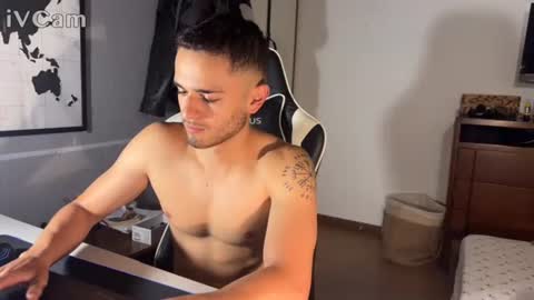 Snapshot of massimo_jiovano chatting on 09-20-25, 11:17 massimo online show from 09-20-25, 11:17