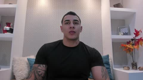 Snapshot of massimocontie_ chatting on 12-23-24, 11:57 Massimo Contie online show from 12-23-24, 11:57
