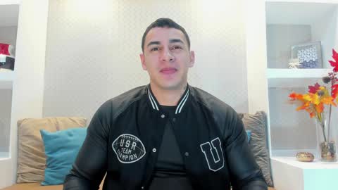 Snapshot of massimocontie_ chatting on 01-02-25, 12:46 Massimo Contie online show from 01-02-25, 12:46