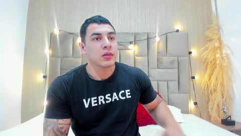 Snapshot of massimocontie_ chatting on 01-10-25, 05:24 Massimo Contie online show from 01-10-25, 05:24
