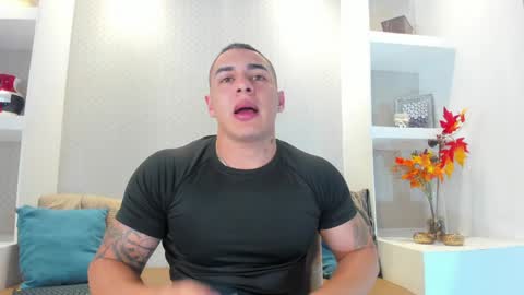 Snapshot of massimocontie_ chatting on 01-23-25, 11:37 Massimo Contie online show from 01-23-25, 11:37